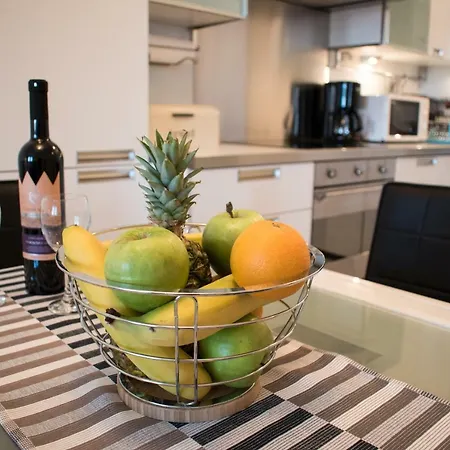 Apartment Elez*** + Free Parking In The Garage *